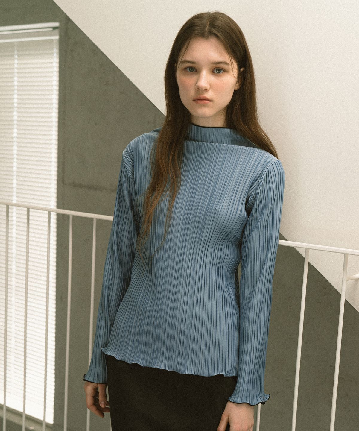 엽페(YUPPE) PLEATED T-SHIRT_SKY BLUE