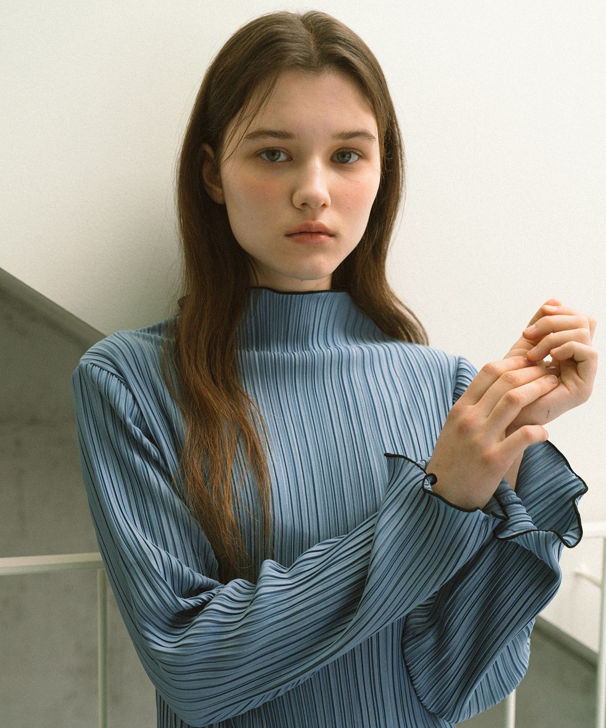 엽페(YUPPE) PLEATED T-SHIRT_SKY BLUE
