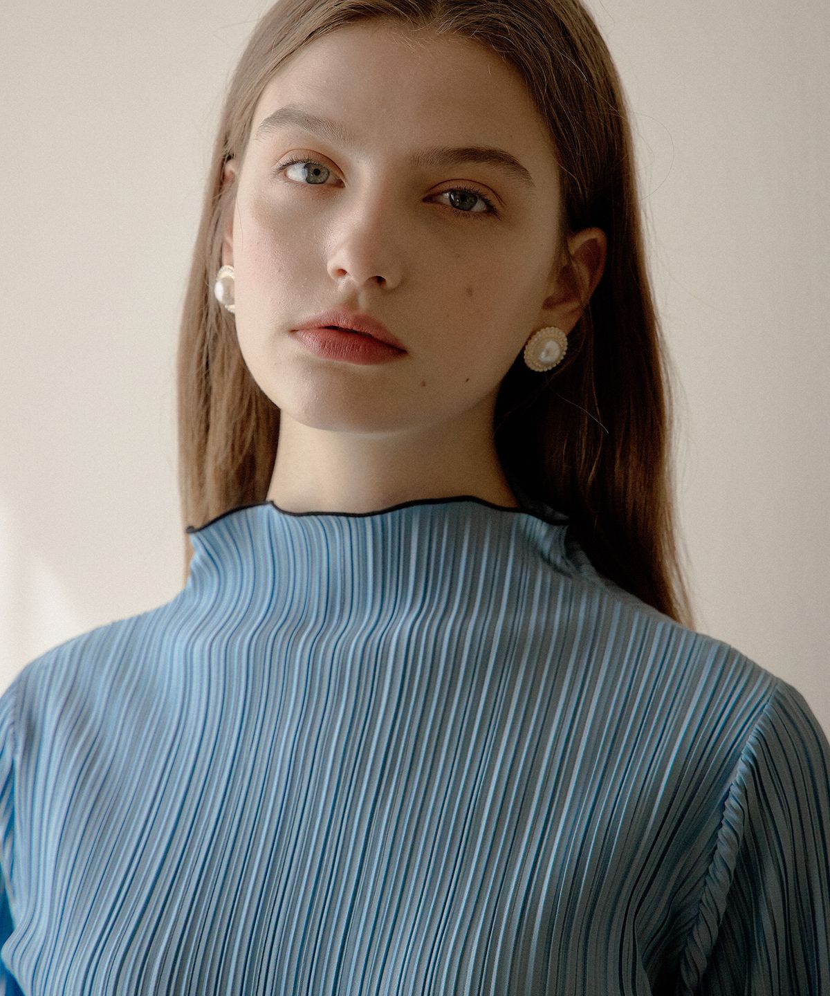엽페(YUPPE) PLEATED T-SHIRT_SKY BLUE