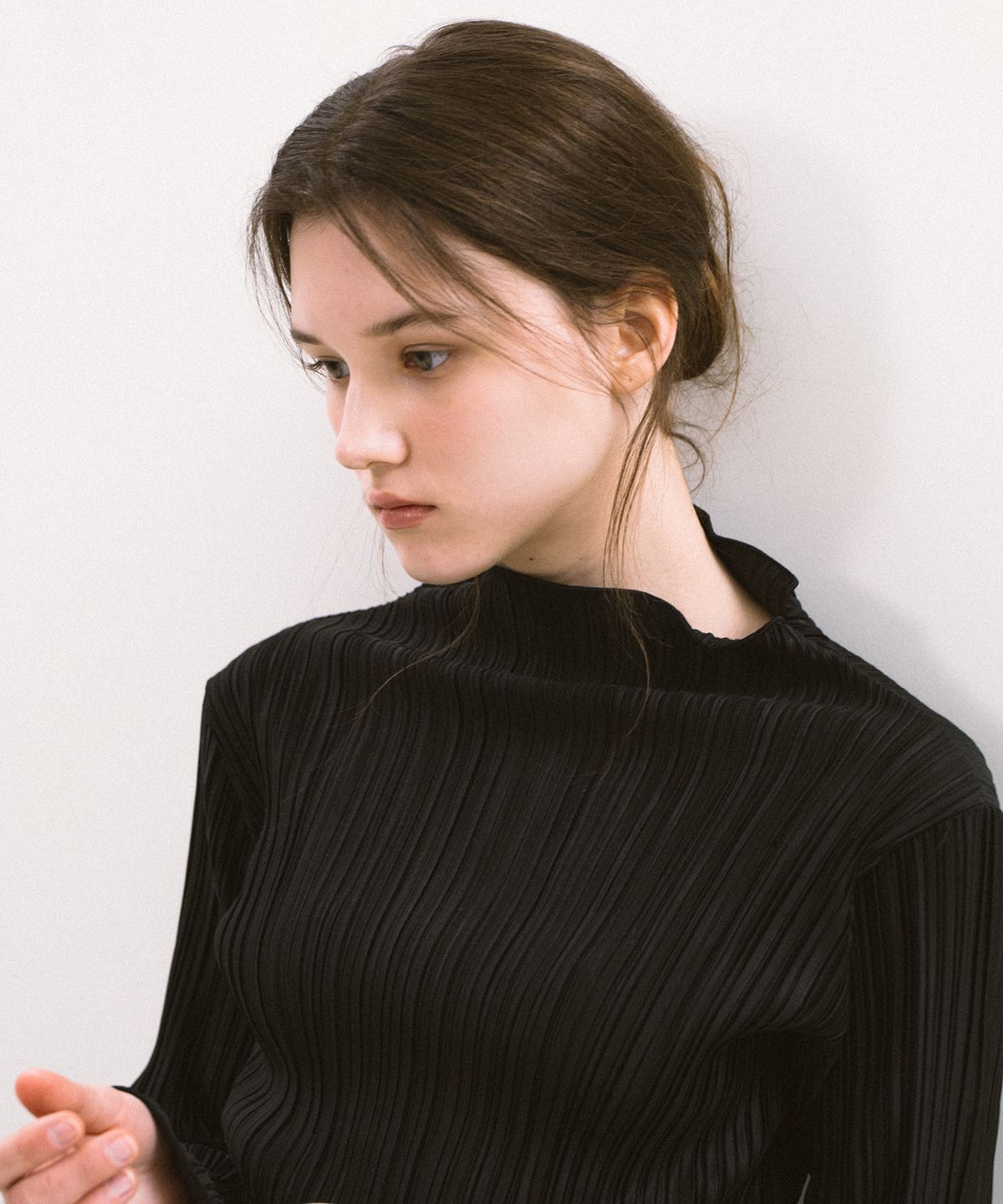 엽페(YUPPE) PLEATED T-SHIRT_BLACK
