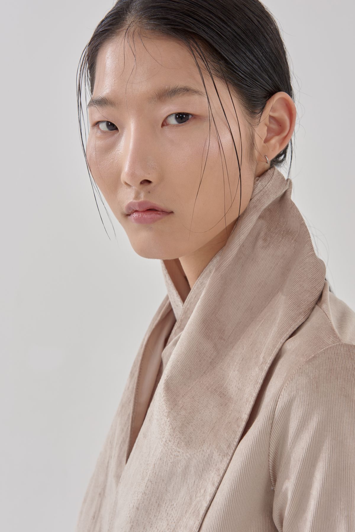 고목(KOMOK) 당의 목폴라 (Dangwui turtle neck-Beige)