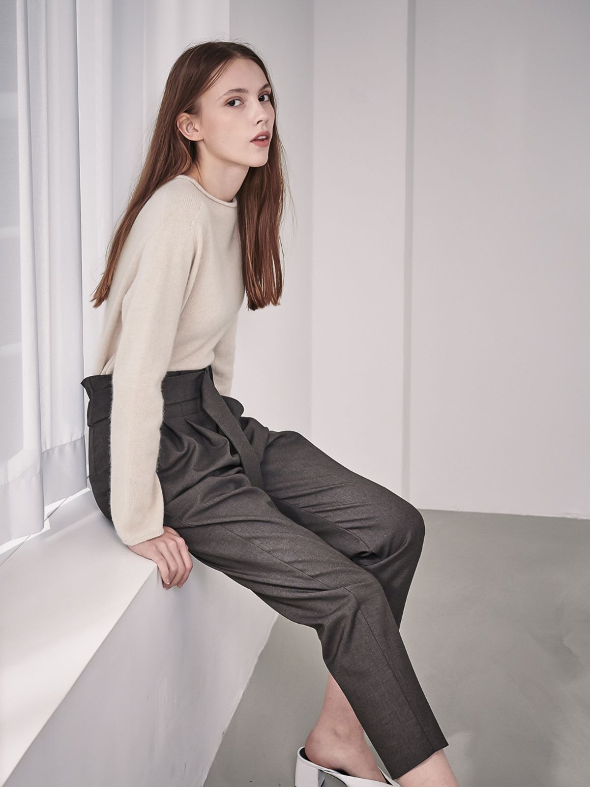 아쿠드(ACUD) Gaia High-Waist Belted Slouchy Pants_Coffee