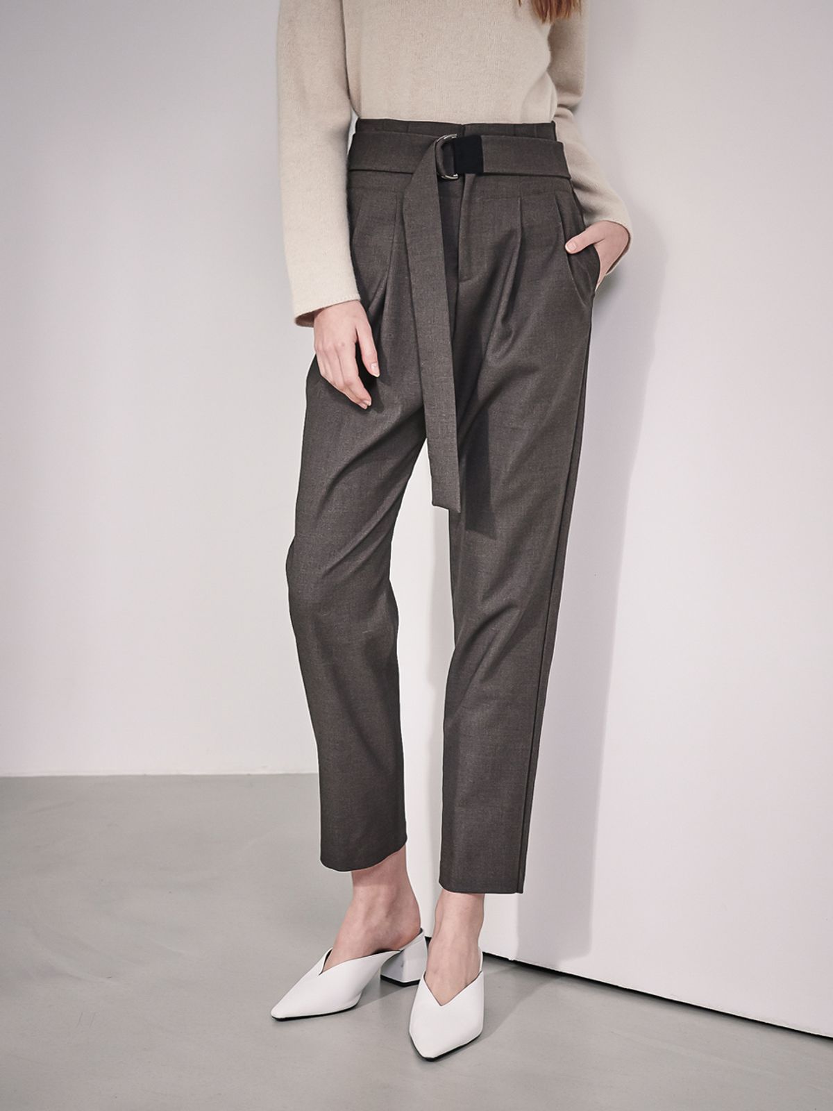 아쿠드(ACUD) Gaia High-Waist Belted Slouchy Pants_Coffee