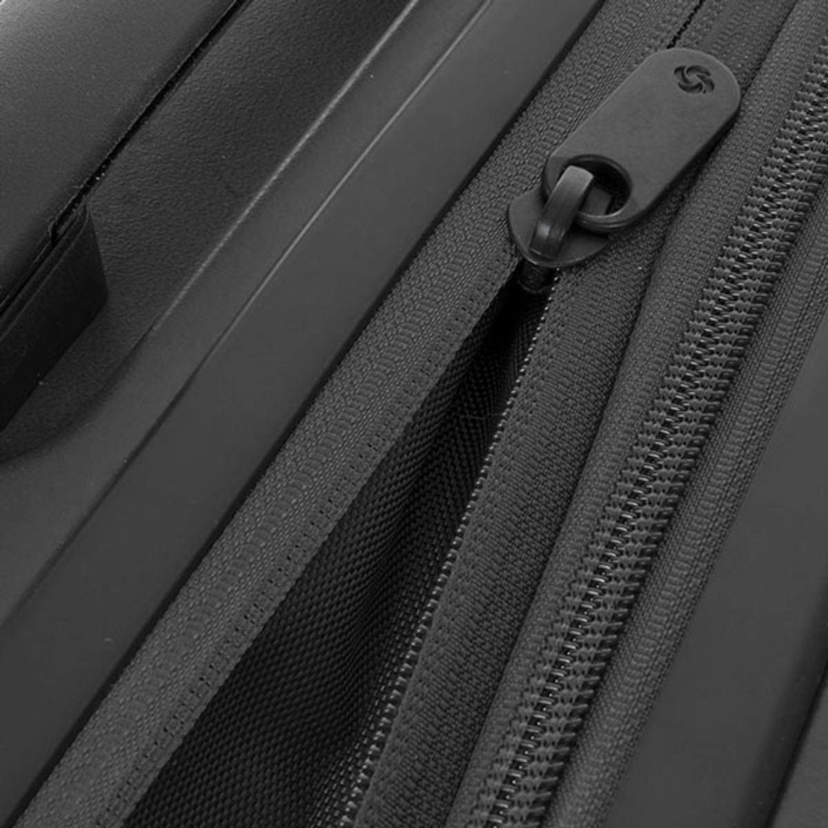 쌤소나이트 레드(SAMSONITE RED) TOIIS C 캐리어 55/20 EXP INK BLACK HG019004