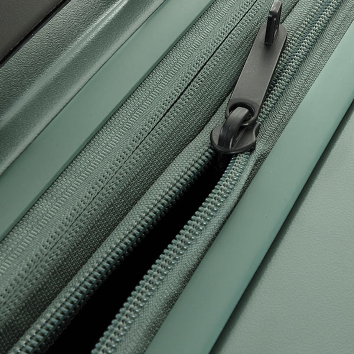 쌤소나이트 레드(SAMSONITE RED) TOIIS C 캐리어 55/20 EXP SLATE GREEN HG063004