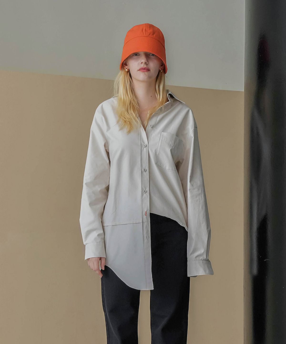 온느(ONNE) Back Pointed Soft Shirt Beige
