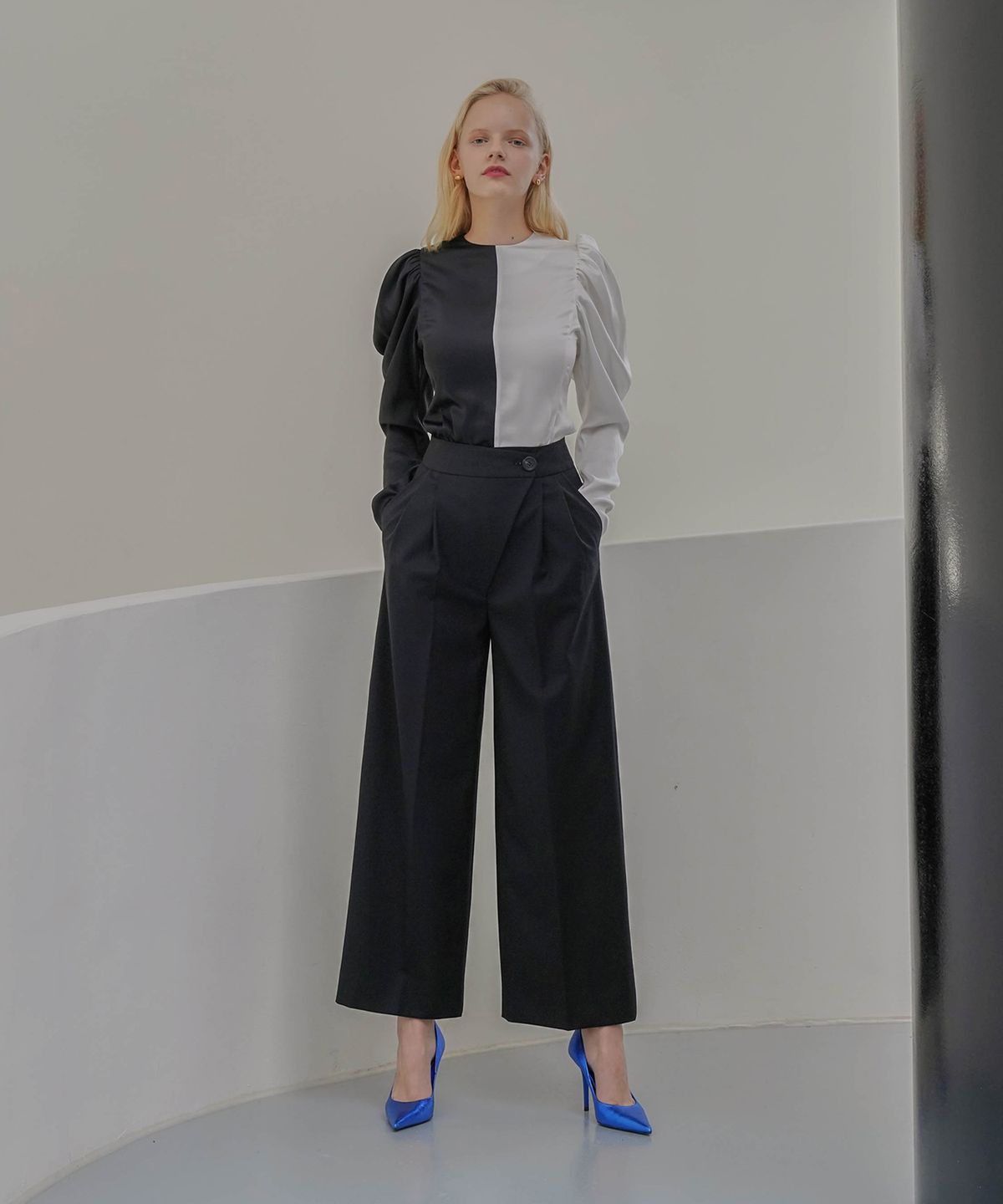 온느(ONNE) Diagonal Wool Wide Pants Black