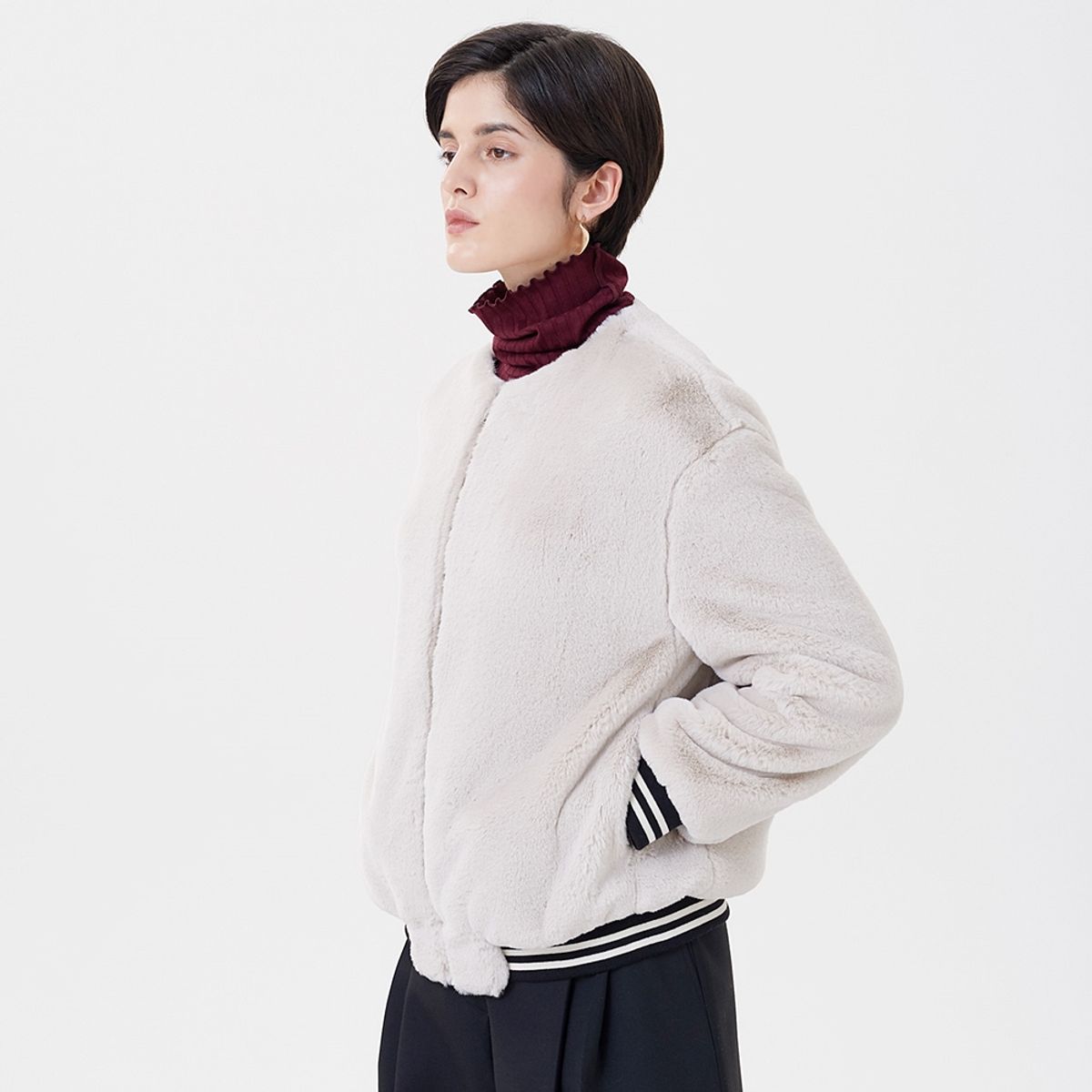 핀블랙(PINBLACK) SHORT MUSTANG BLOUSON IVORY