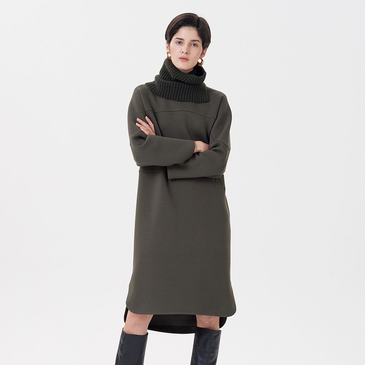 핀블랙(PINBLACK) TURTLE KNIT ONE-PIECE KHAKI