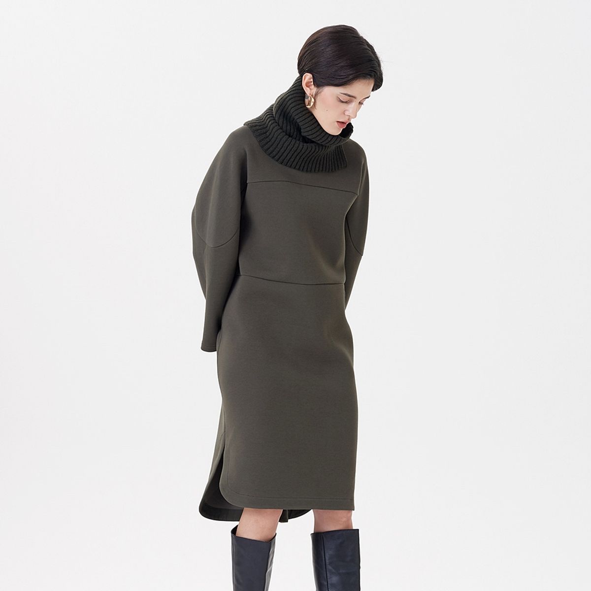 핀블랙(PINBLACK) TURTLE KNIT ONE-PIECE KHAKI