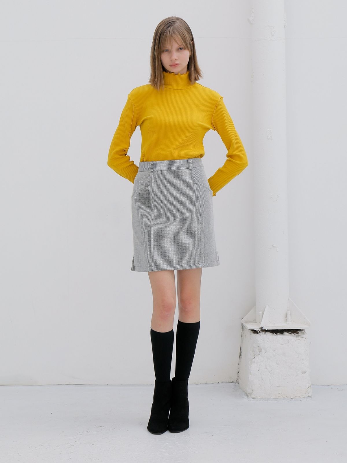 느와(NOIR) Twill Skirt