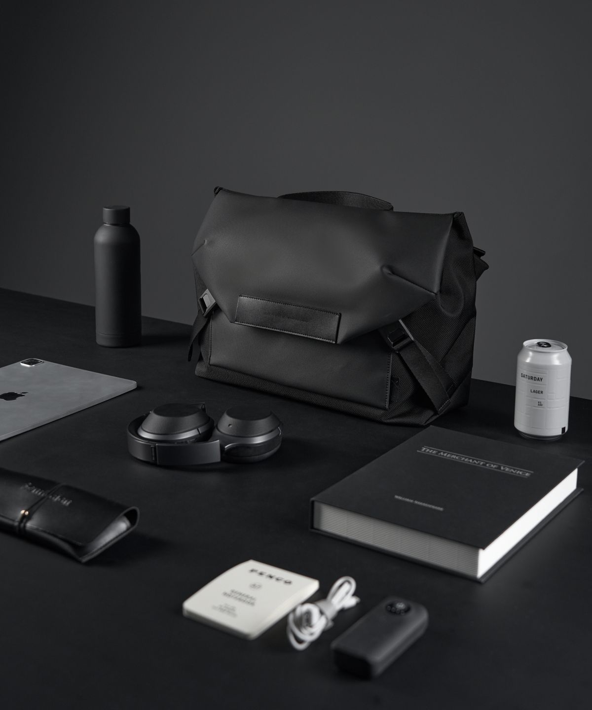 마테마틱(MATHEMATIK) 호크 C1 노트북 스퀘어 크로스백 멀티 포켓 대용량 메신저백