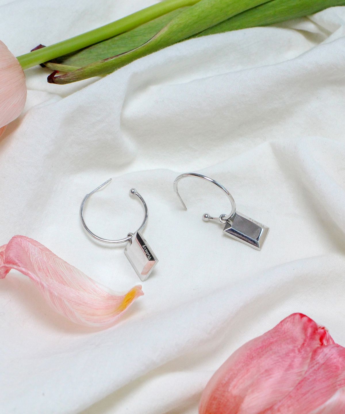 메이딘리(MADIN'LY) Cadre earring