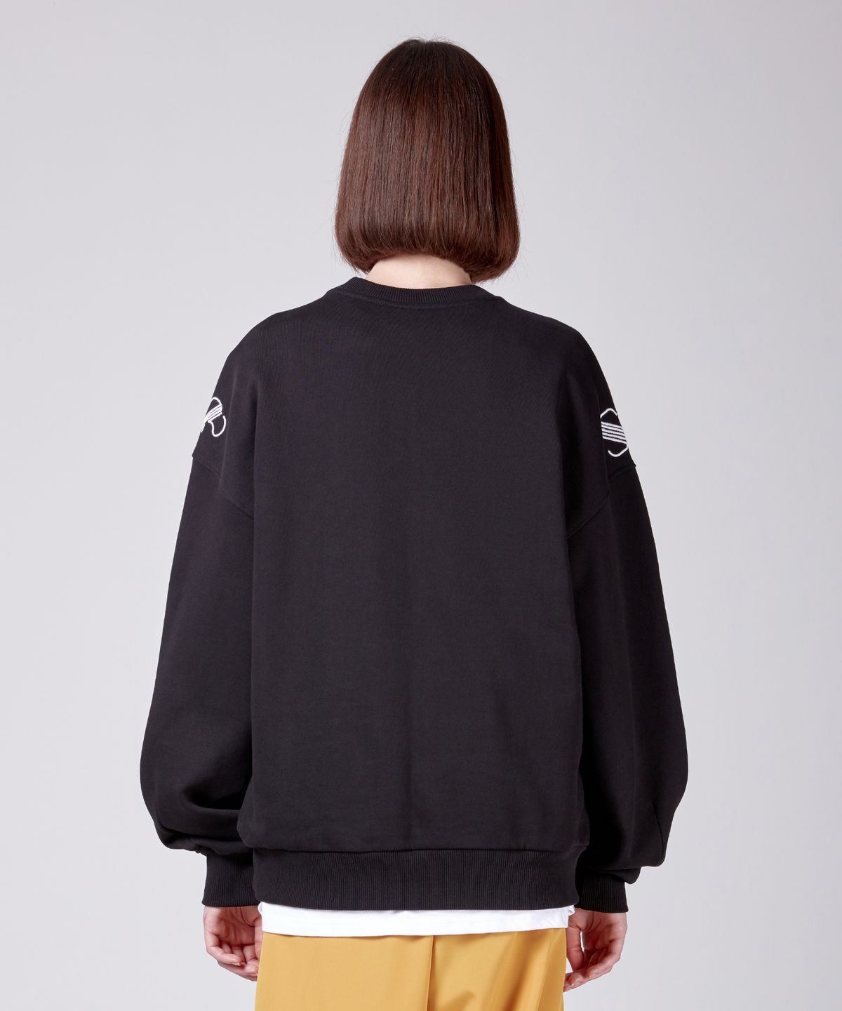 에스에스큐알(SSQR) Unisex Embroidered Sweatshirt ZOC_02_BLACK_MEDIUM