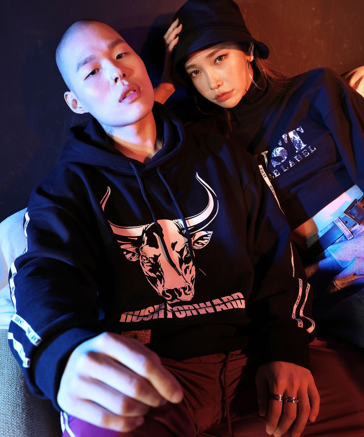 바우스트(BAUST) 오버사이즈 버팔로 화이트 프린팅 후드[WHITE]