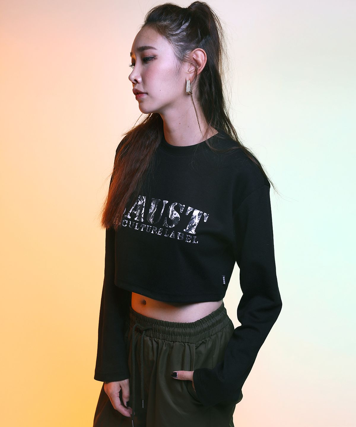 바우스트(BAUST) 로고 프린팅 루즈핏 크롭 슬리브[BLACK]