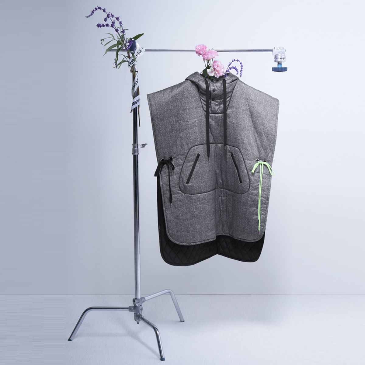 에프엠9102(FM91.02) MATCHeS PADDiNG Pancho grey/black