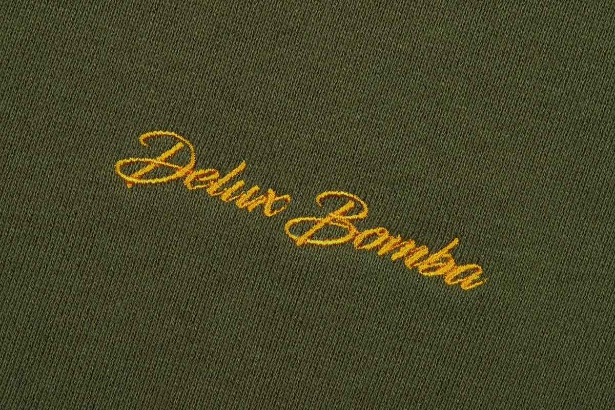 딜럭스 봄바(DELUX BOMBA) 클래시칼 스웨트셔츠 카키