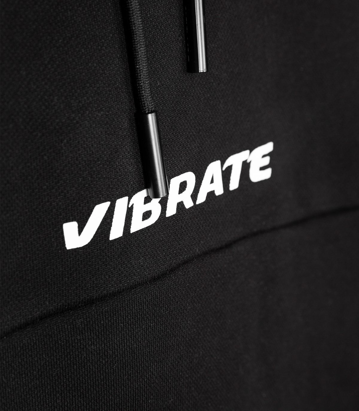 바이브레이트(VIBRATE) STRING POINT BASIC HOODIE (BLACK)