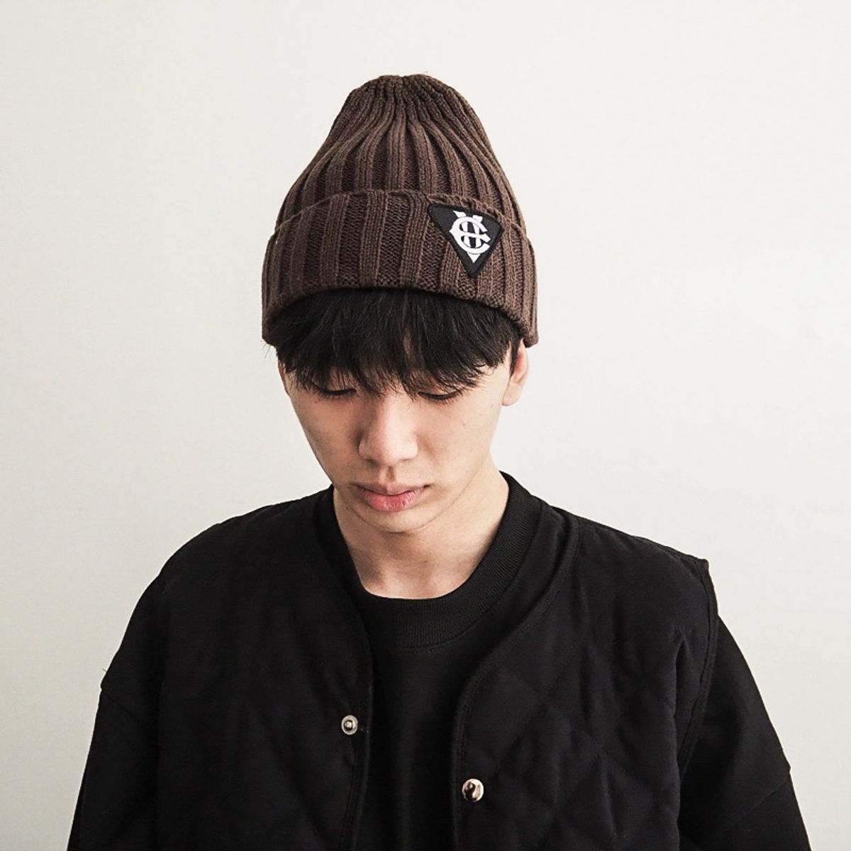 에잇볼륨(EIGHTVOLUME) EV T 패치 골지 비니 (브라운)