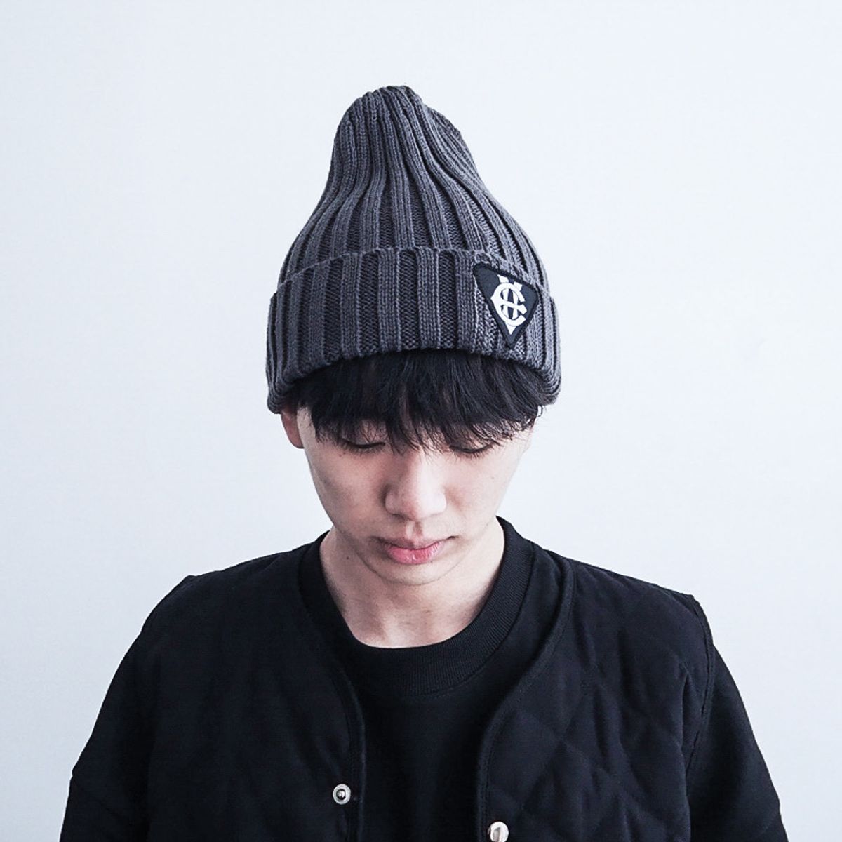 에잇볼륨(EIGHTVOLUME) EV T  패치 골지 비니 (그레이)