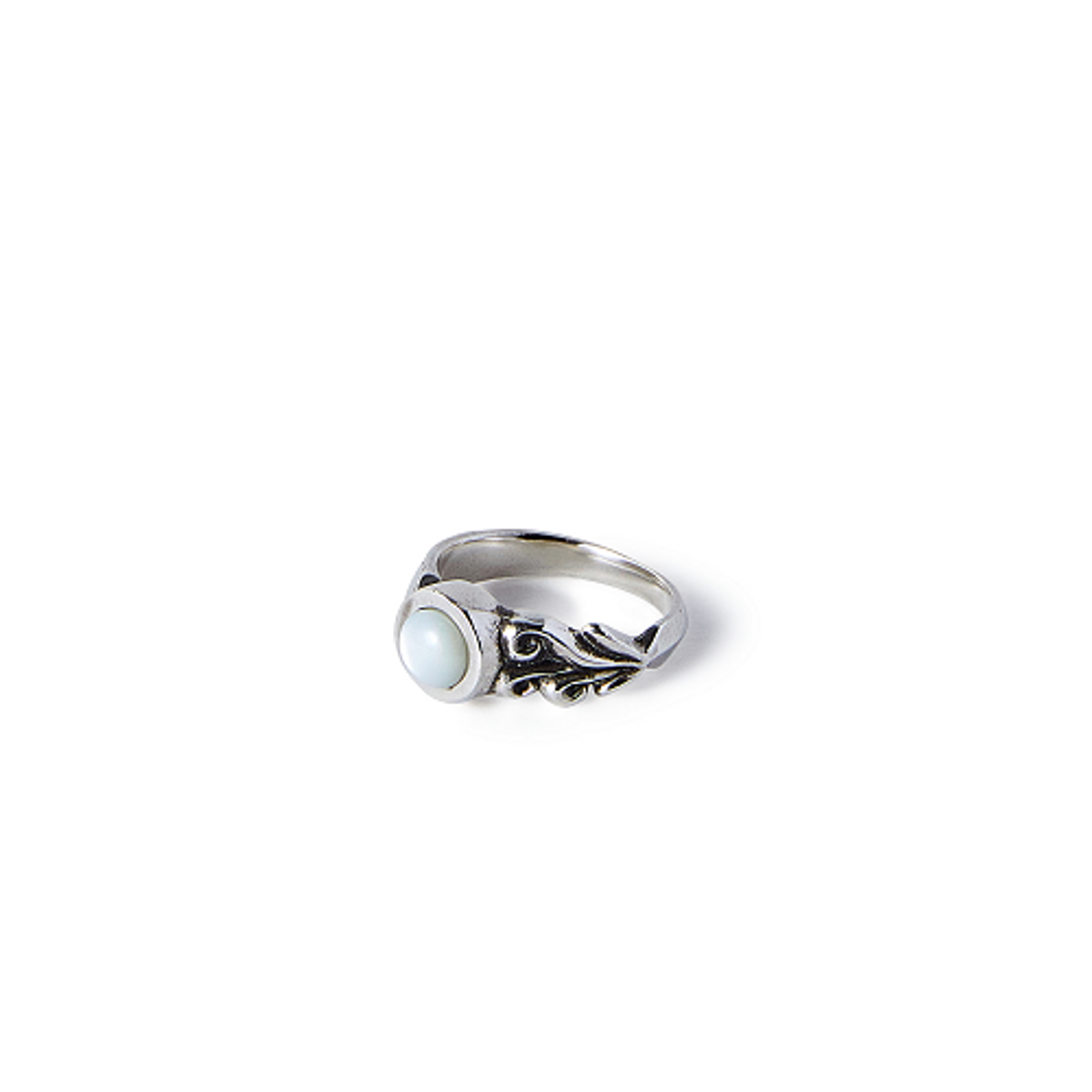 팬도럼주얼리(PANDORUMJEWELRY) Half ring[백자개]