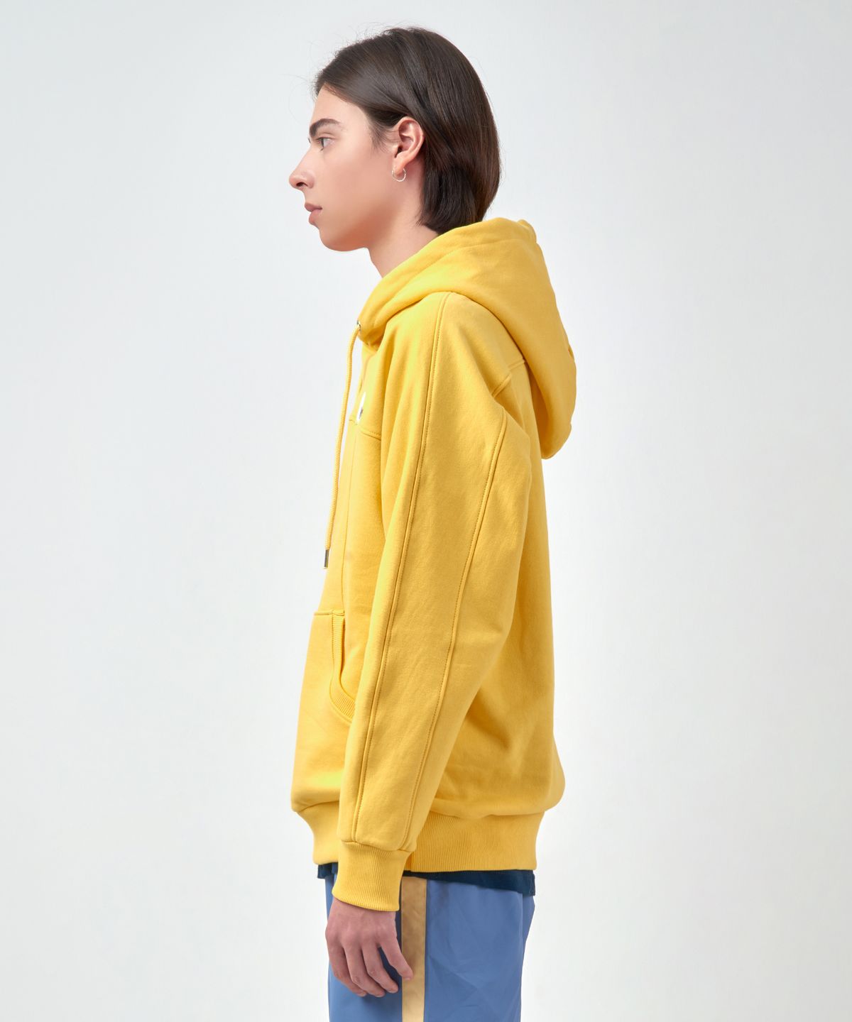 에스에스큐알(SSQR) Unisex Embroidered Hooded Sweatshirt KIZ_H_01_MUSTARD_LARGE
