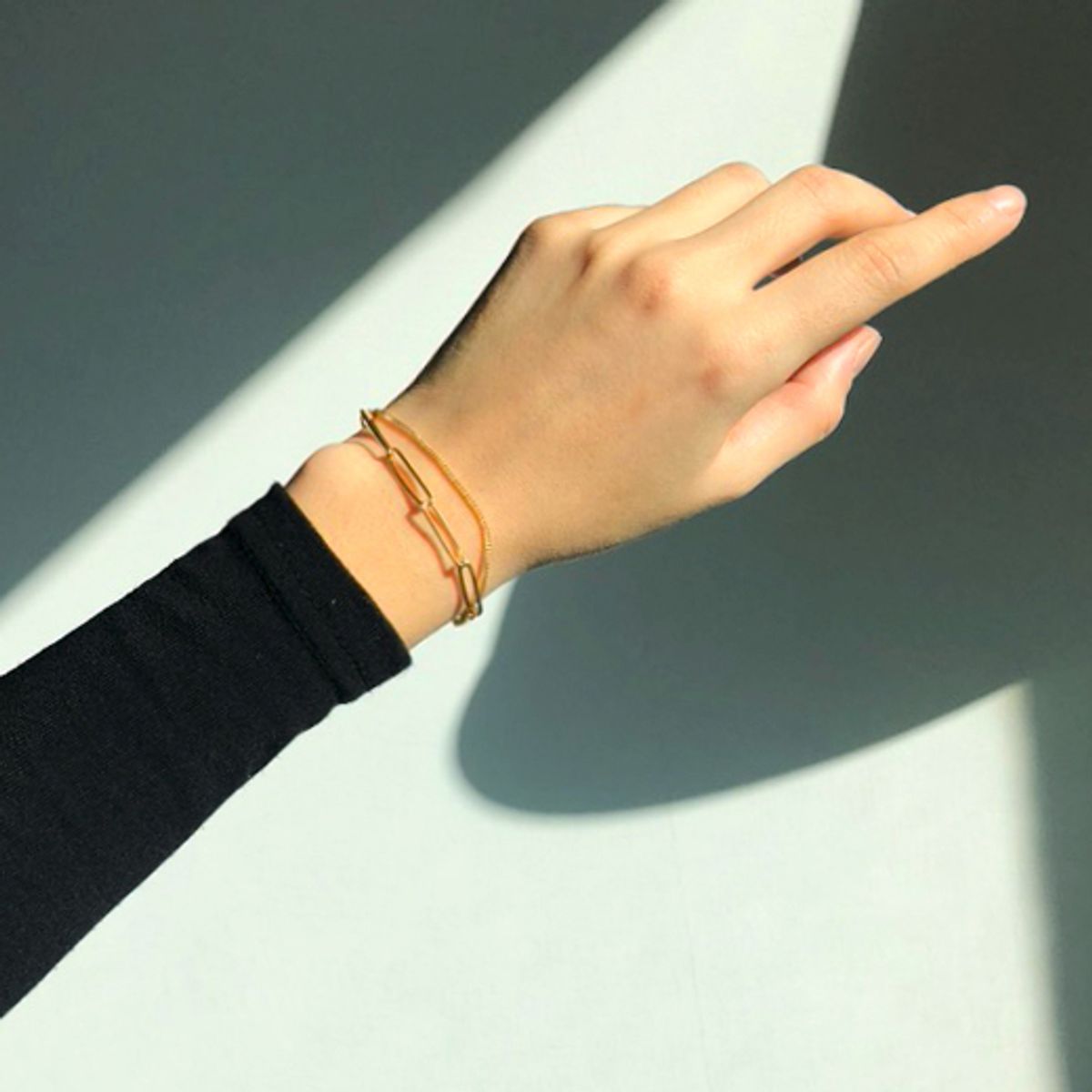 러쉬오프(RUSH OFF) Two Mood Chains Gold Bracelet / 써지컬스틸 투 무드 체인스 골드팔찌