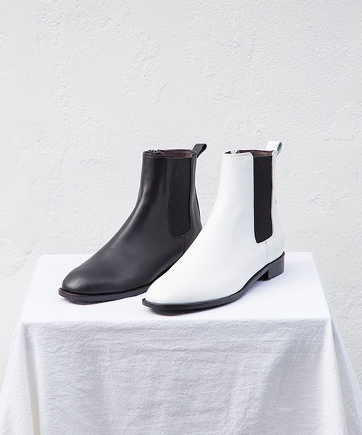 바이언스(BYEUUNS) BIB18409 ALTO CHELSEA ANKLE BOOTS 첼시부츠 / 2 COLORS