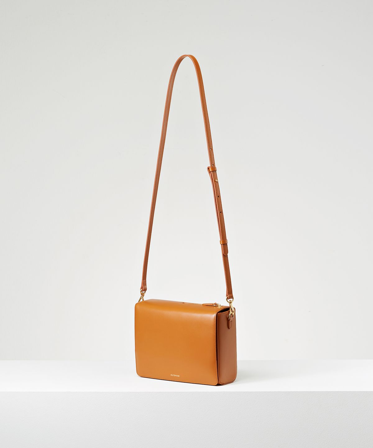 뮤트뮤즈(MUTEMUSE) AMUSE Bag (Camel)
