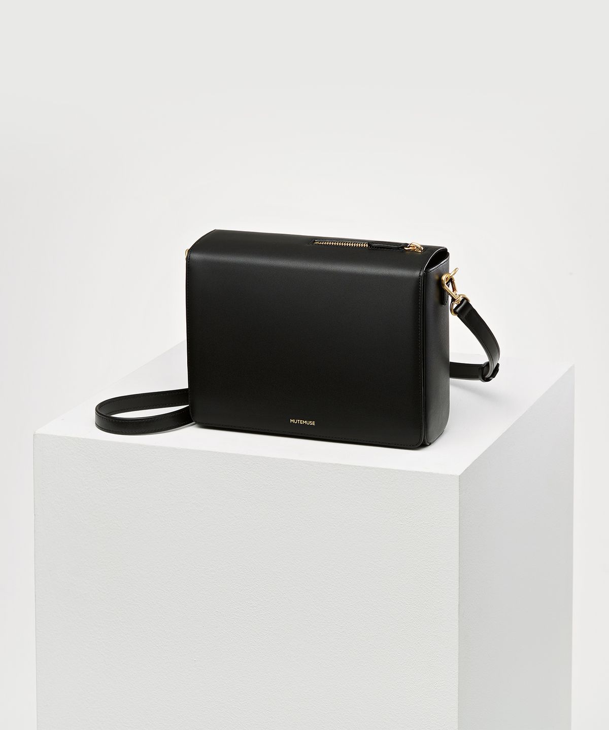 뮤트뮤즈(MUTEMUSE) AMUSE Bag (Black)