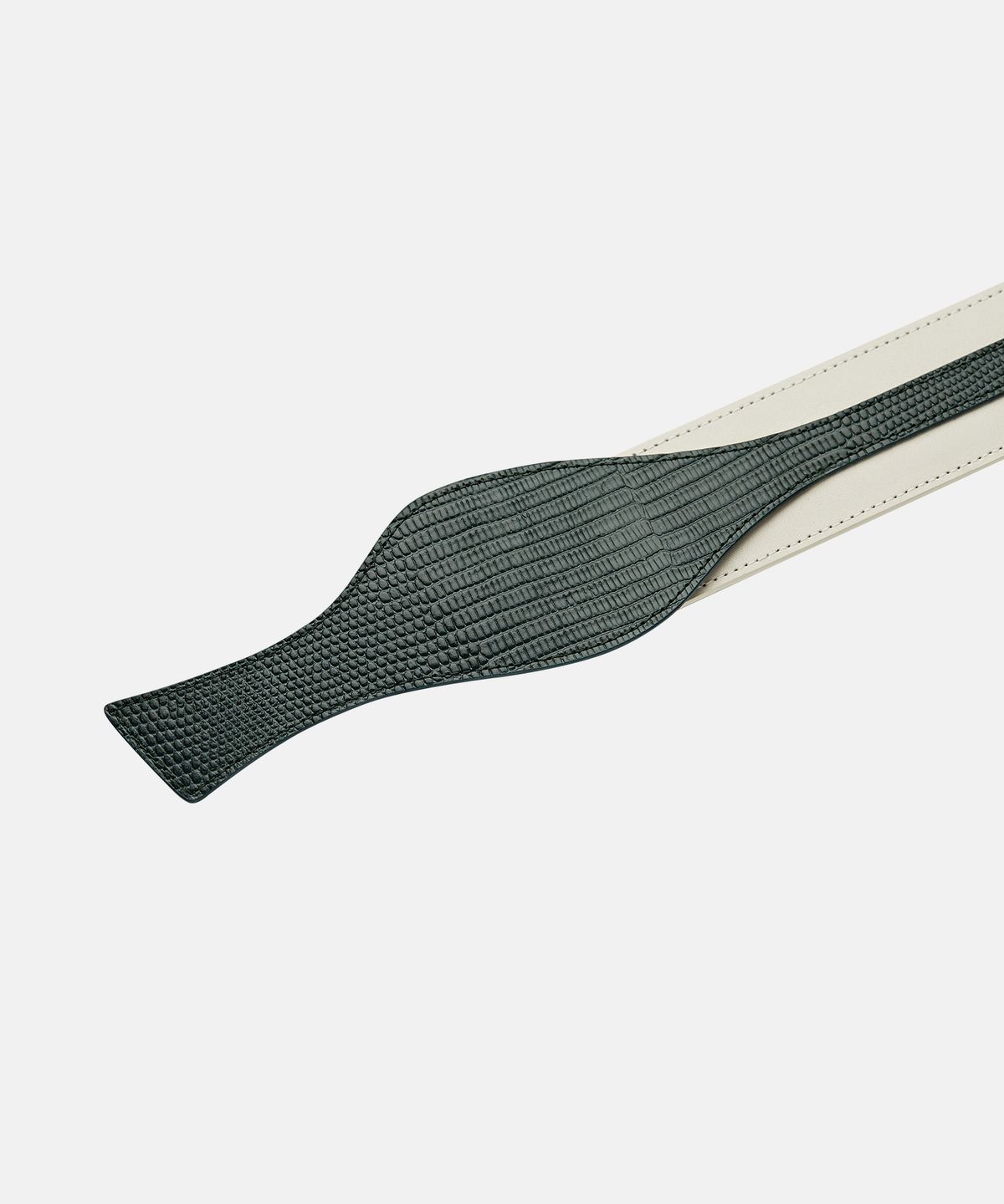 뮤트뮤즈(MUTEMUSE) BOW TIE Artwork Short Strap