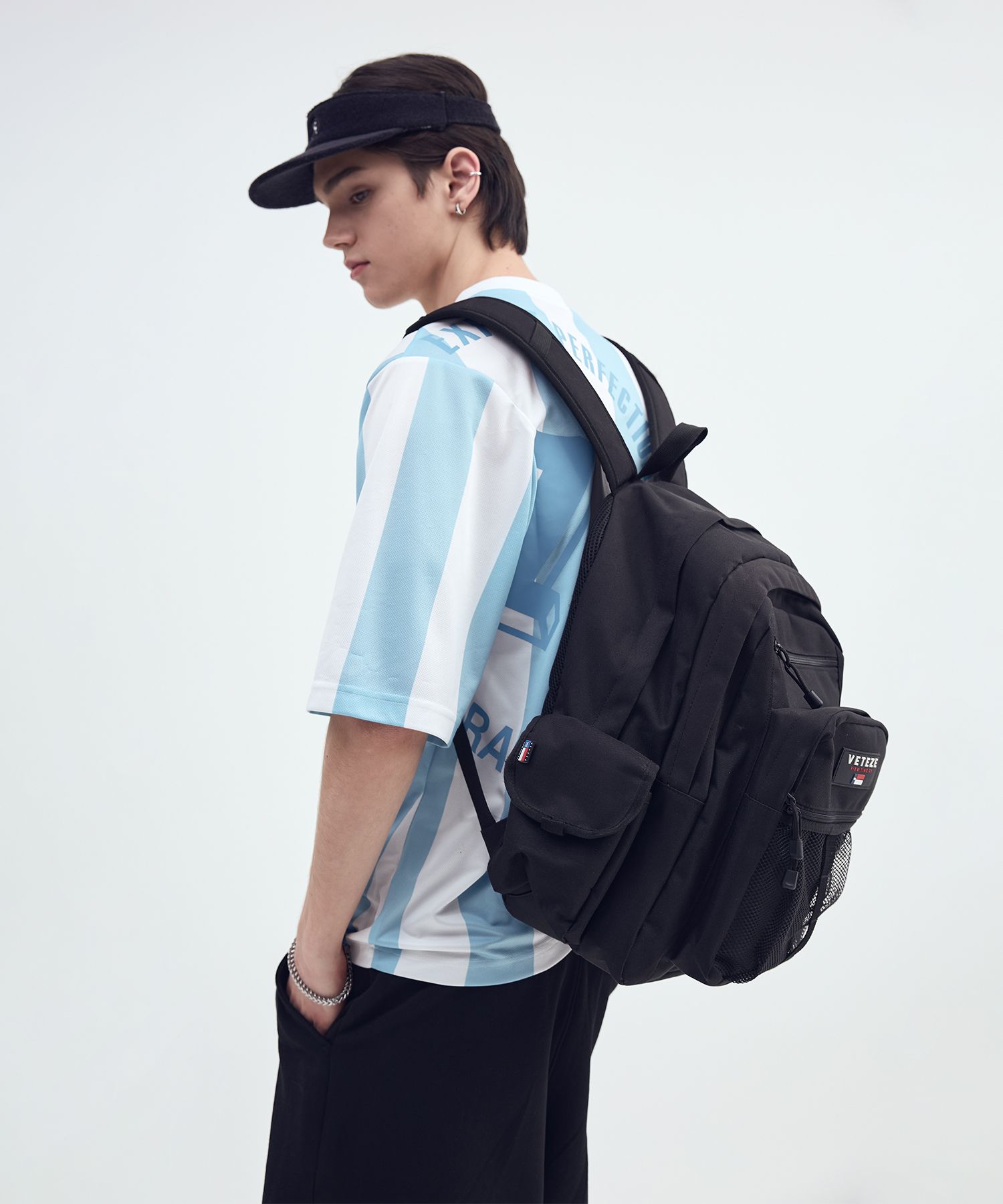 MUSINSA | VETEZE Retro Sport Bag 2 (black)