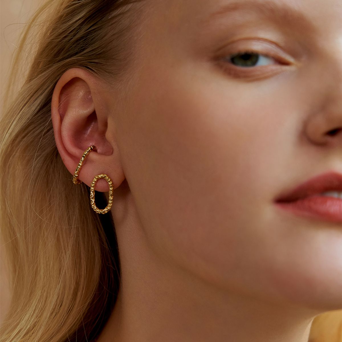 리엔느와르(leeENoir) Twinkle Oval Earring (2color)