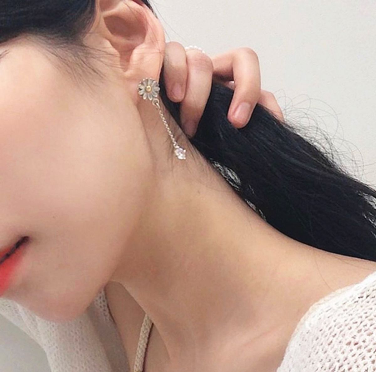 팬도럼주얼리(PANDORUMJEWELRY) Daisy drop earring