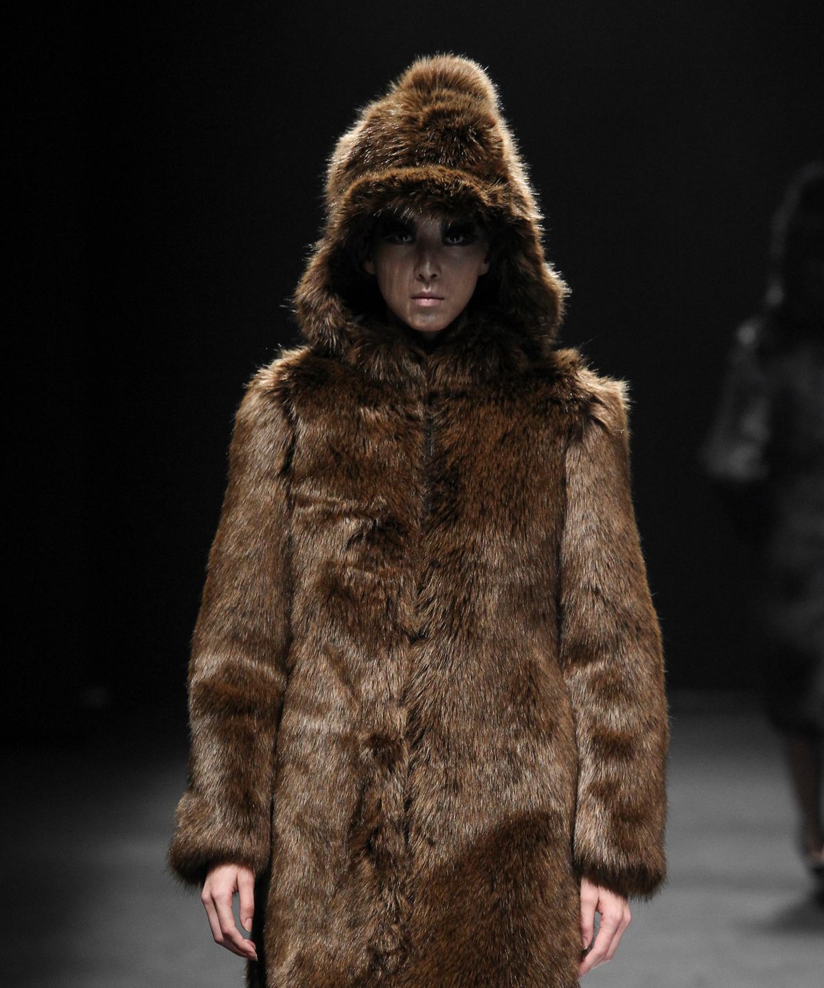 아이코노그라피(ICONOGRAPHY) MOONKYOUNGLAE_ Leather Fur Long Hoodie coat BR
