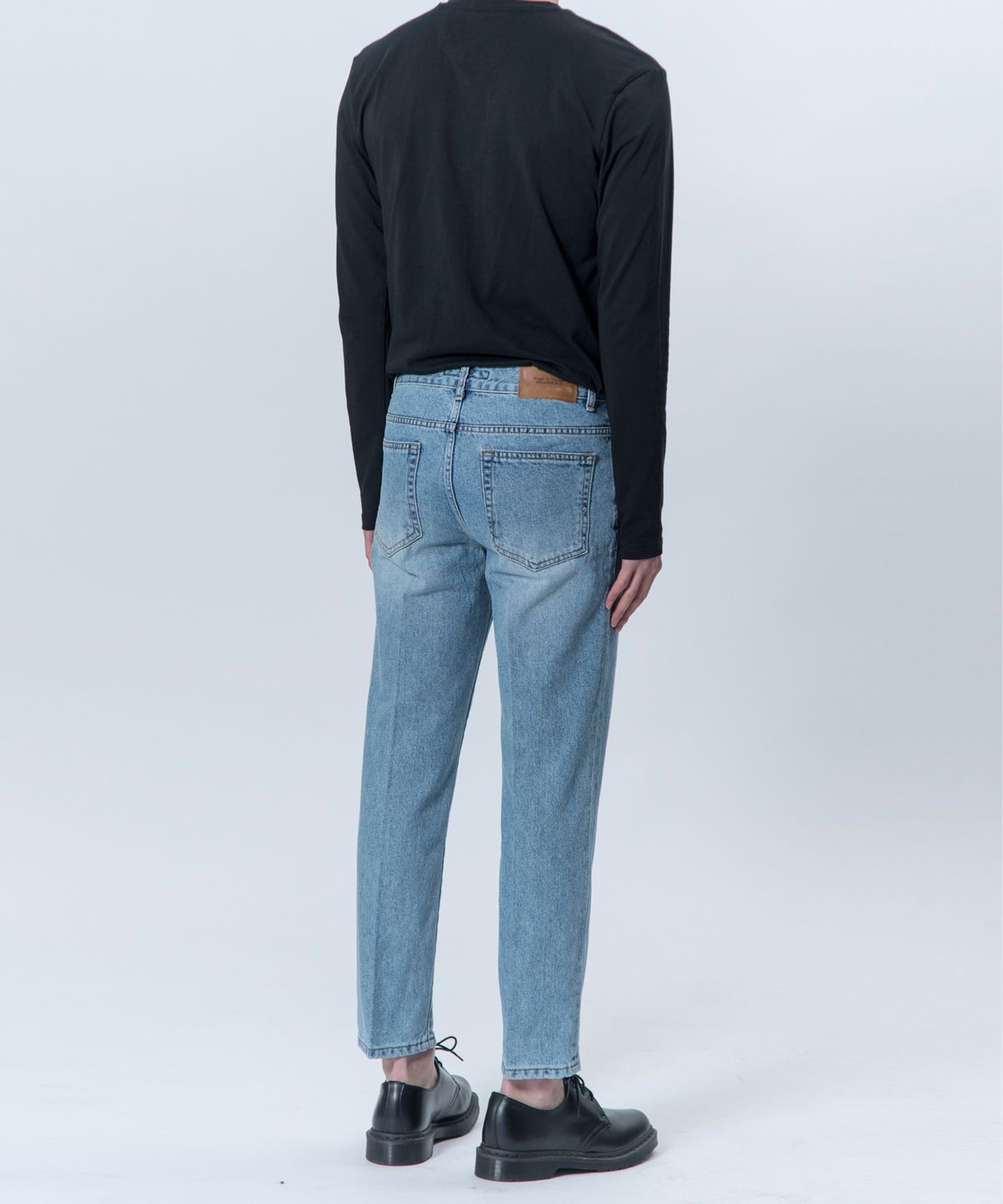 언터치드(UNTOUCHED) NEW CLASSIC 1 (BLEACH CROP)