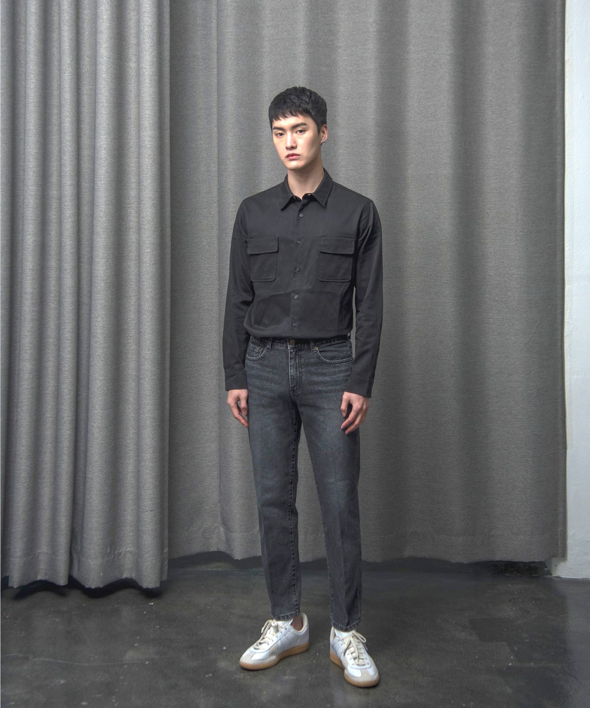 언터치드(UNTOUCHED) NEW CLASSIC 5 (GRAY CROP)