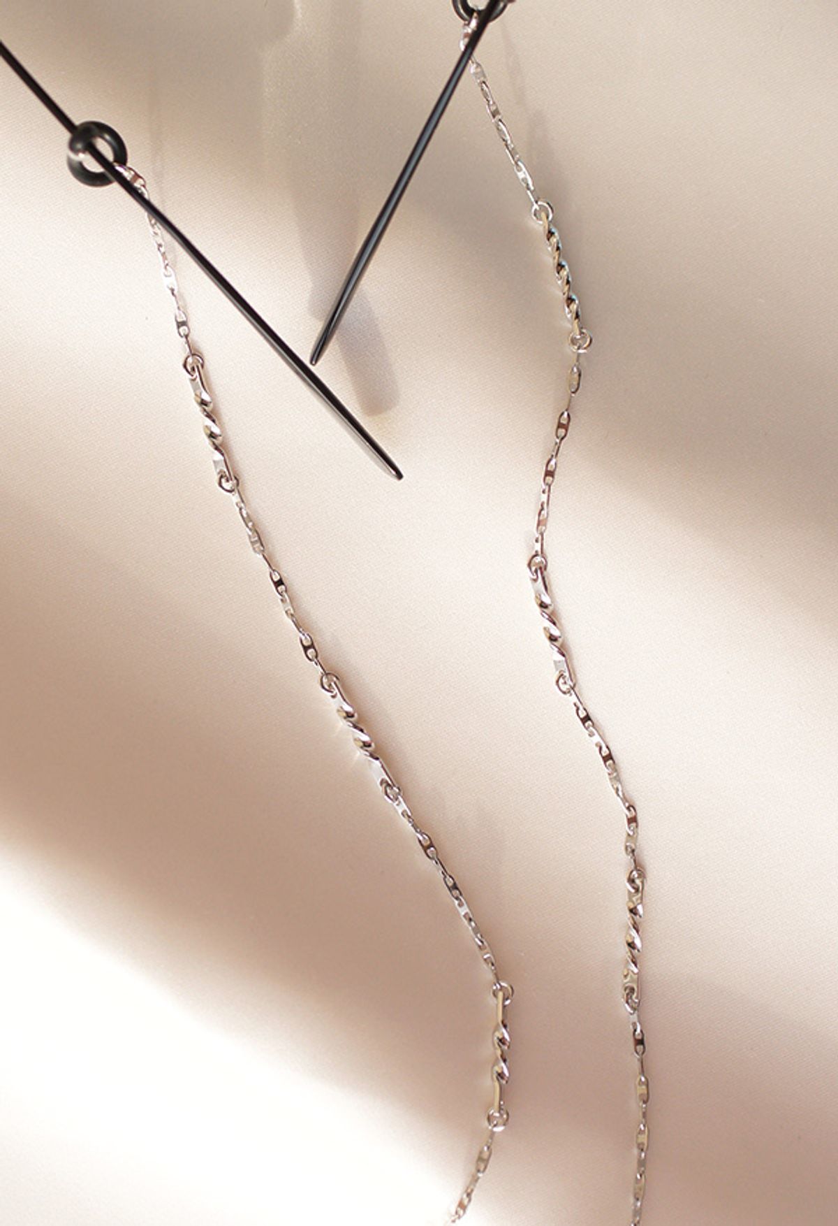 트레쥬(TREAJU) Twist  rail point glasses chain