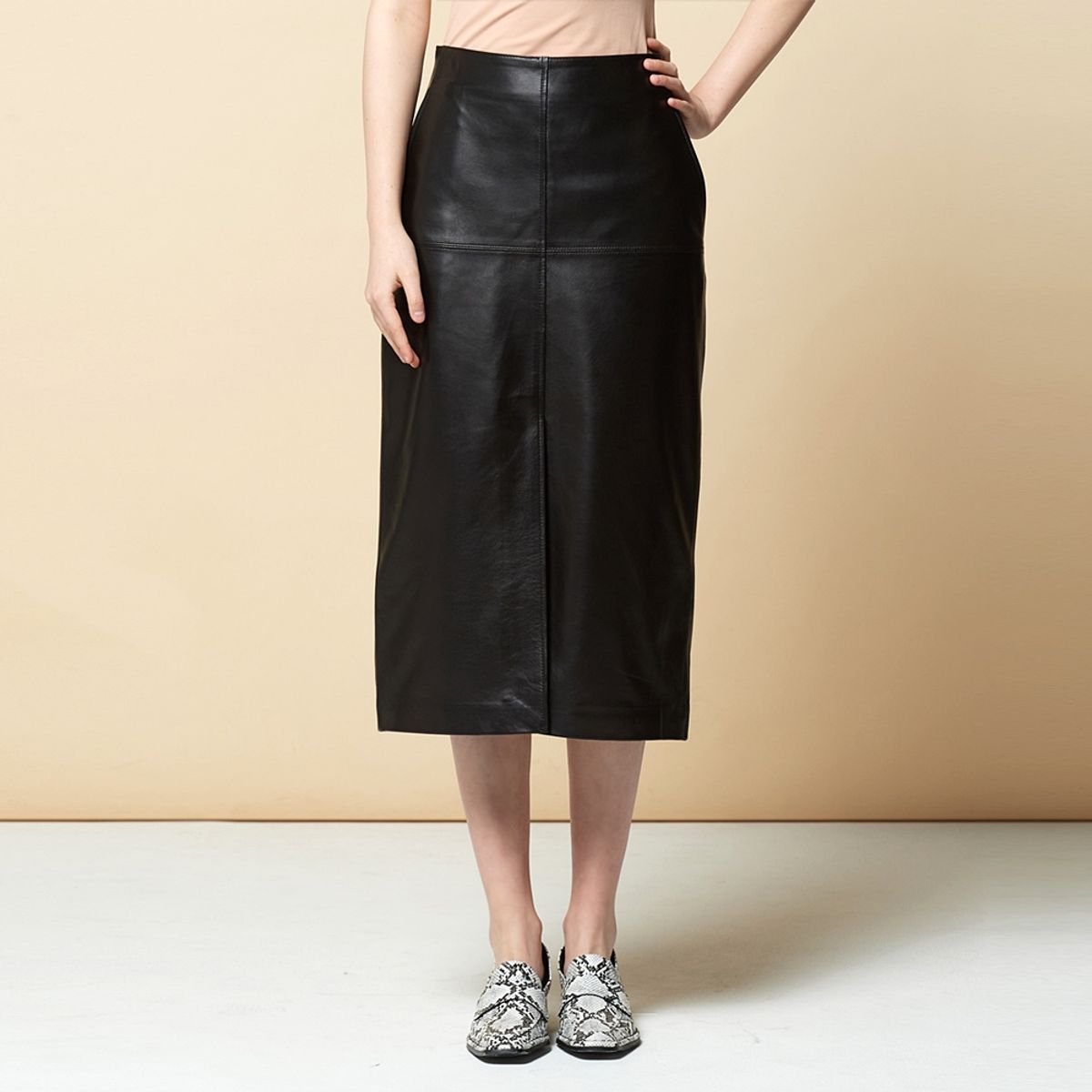 핀블랙(PINBLACK) SILIT LEATHER SKIRTS BLACK