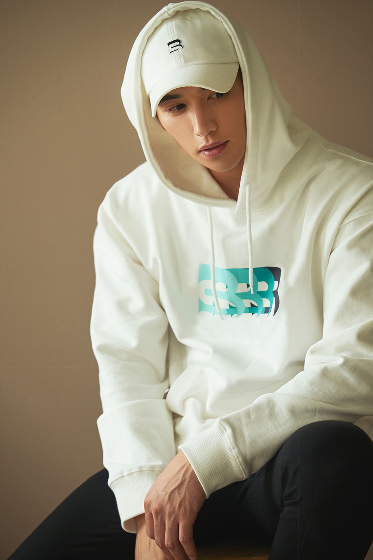 버튼서울(BUTTON SEOUL) Oversize Logo Hood (Black)