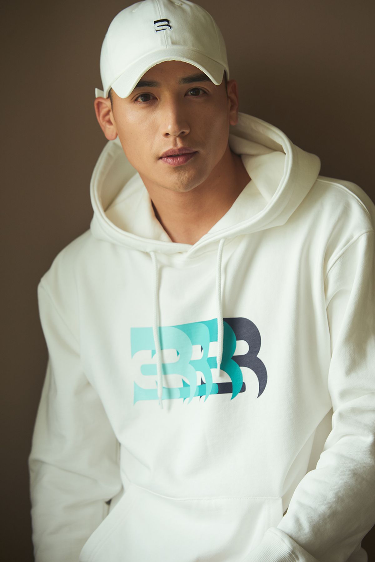 버튼서울(BUTTON SEOUL) Oversize Logo Hood (Black)