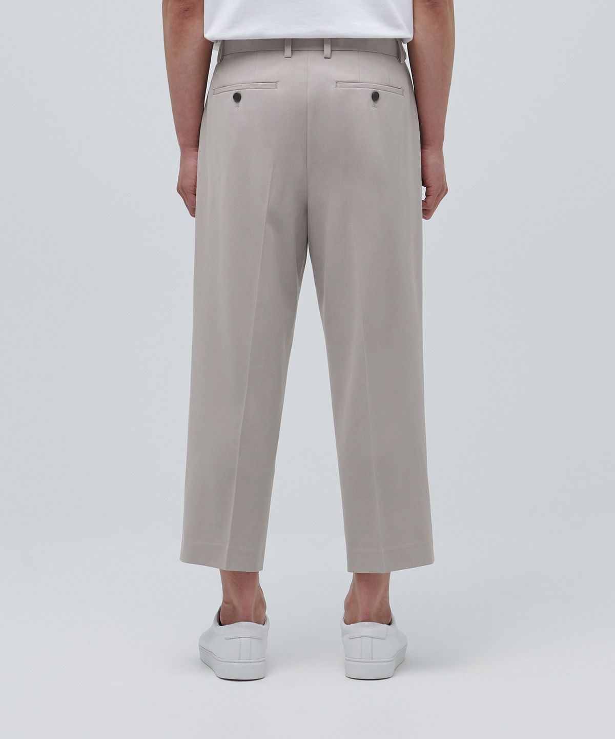 무신사 스탠다드(MUSINSA STANDARD) 라이트웨이트 루즈 테이퍼드 히든 밴딩 크롭 슬랙스 [라이트 베이지]