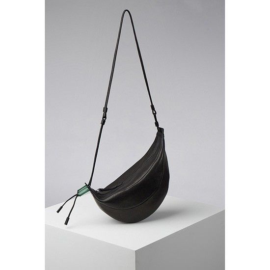 MUSINSA | Archivépke Fling bag(Deep sleep)_OVBAX25002BLK