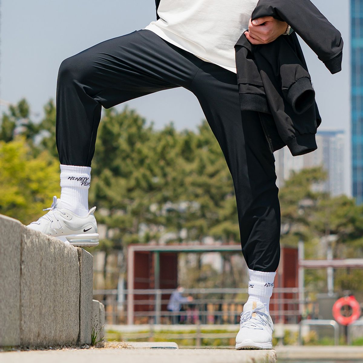 나인티플러스(NINETY PLUS) 우븐 조거 팬츠(블랙)