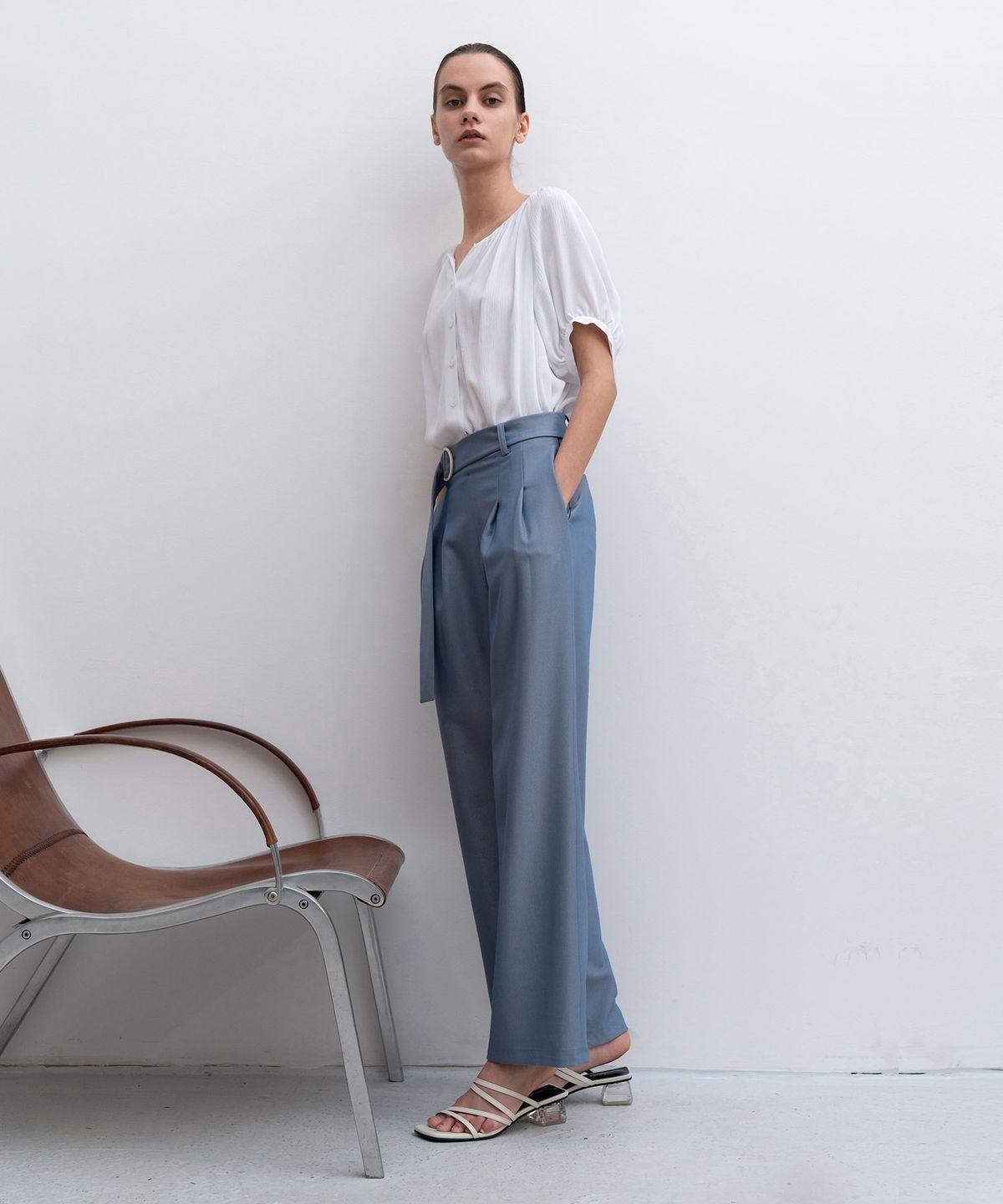 리이(RE RHEE) STRAIGHT WIDE LEG SLACKS TROUSERS_BL