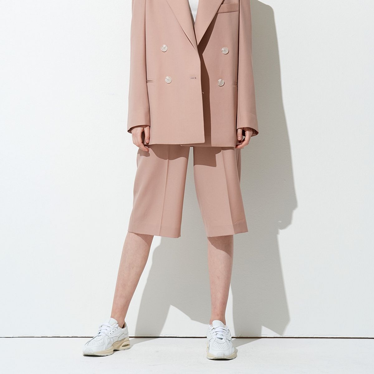 핀블랙(PINBLACK) TAILORED SET-UP WOOL BERMUDA PANTS PINK