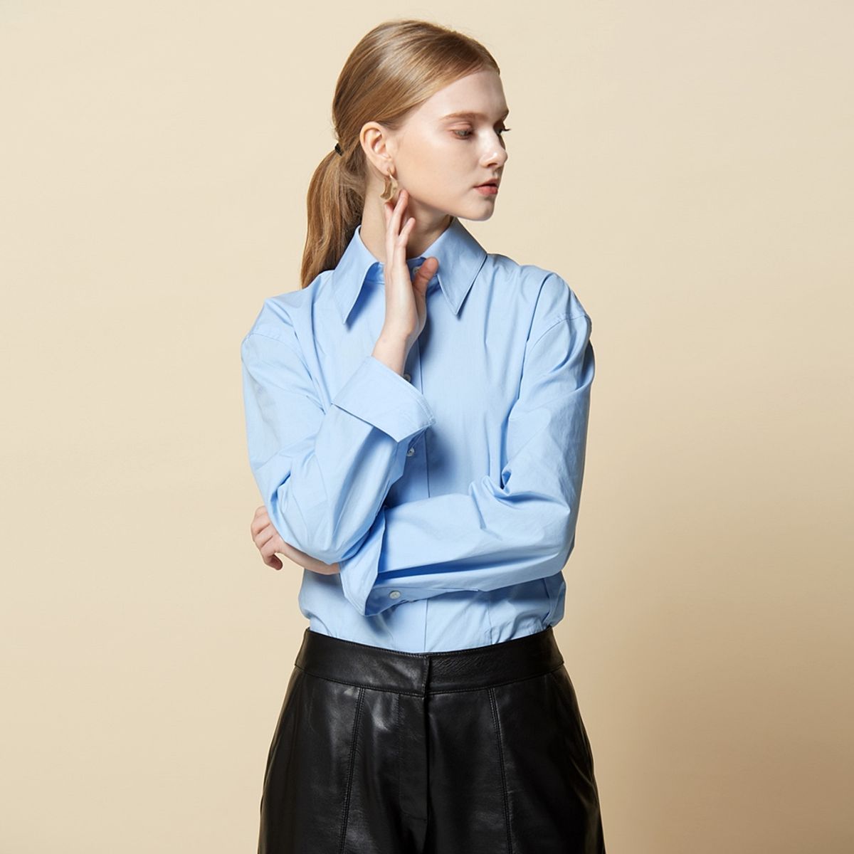 핀블랙(PINBLACK) HOURGLASS PINTUCK COTTON SHIRT BLUE