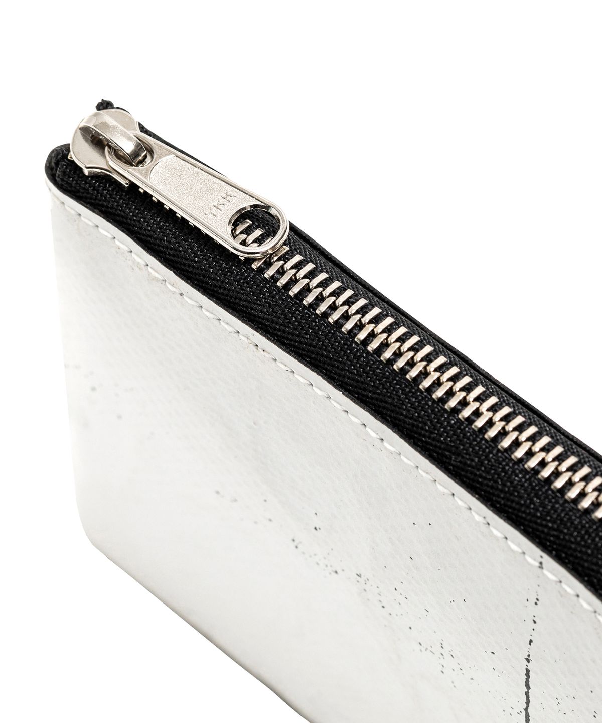 카네이테이(KANEITEI) PALM ZIP AROUND WALLET (WHITE) / UPCYCLED