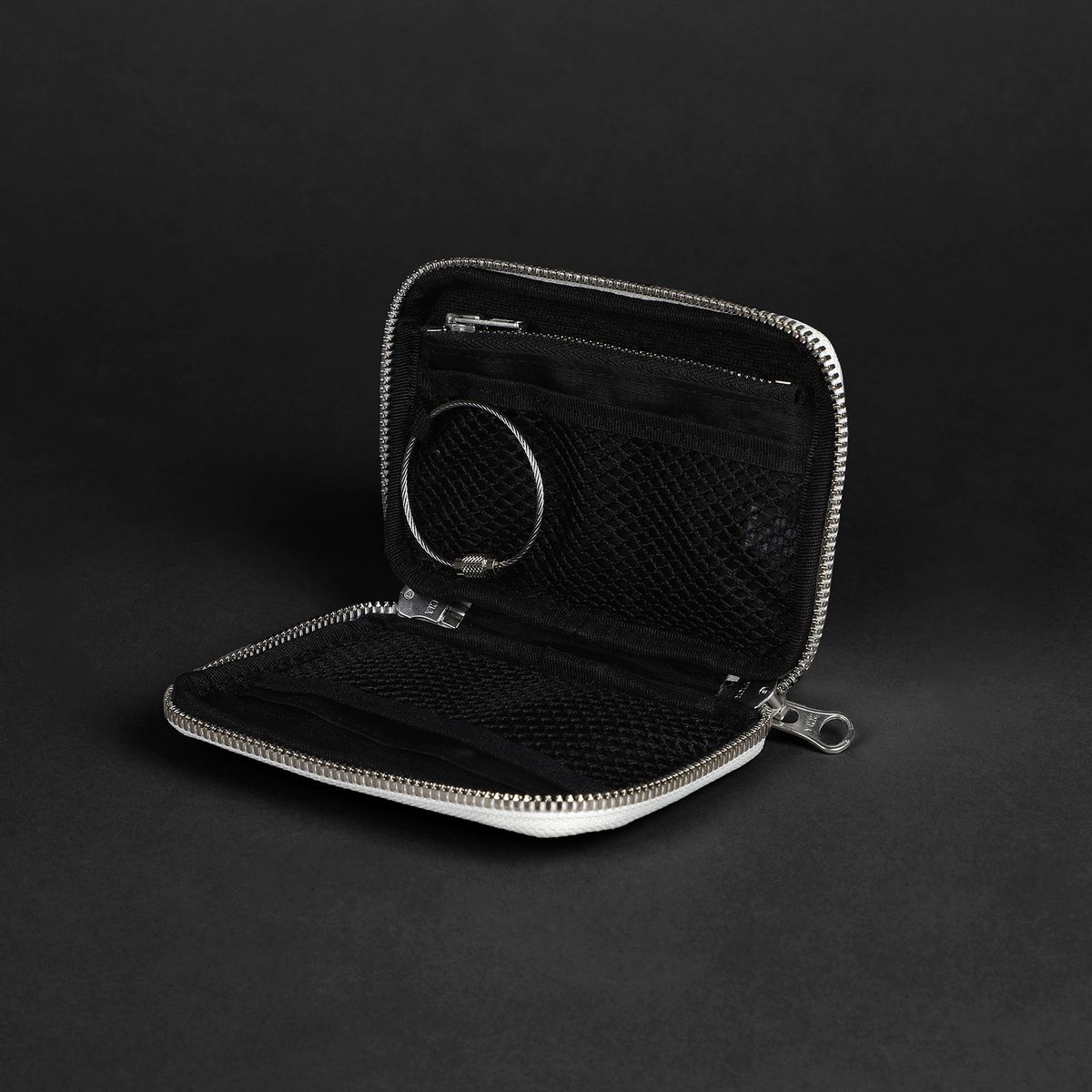 카네이테이(KANEITEI) SEI ZIP WALLET S (WHITE) / UPCYCLED